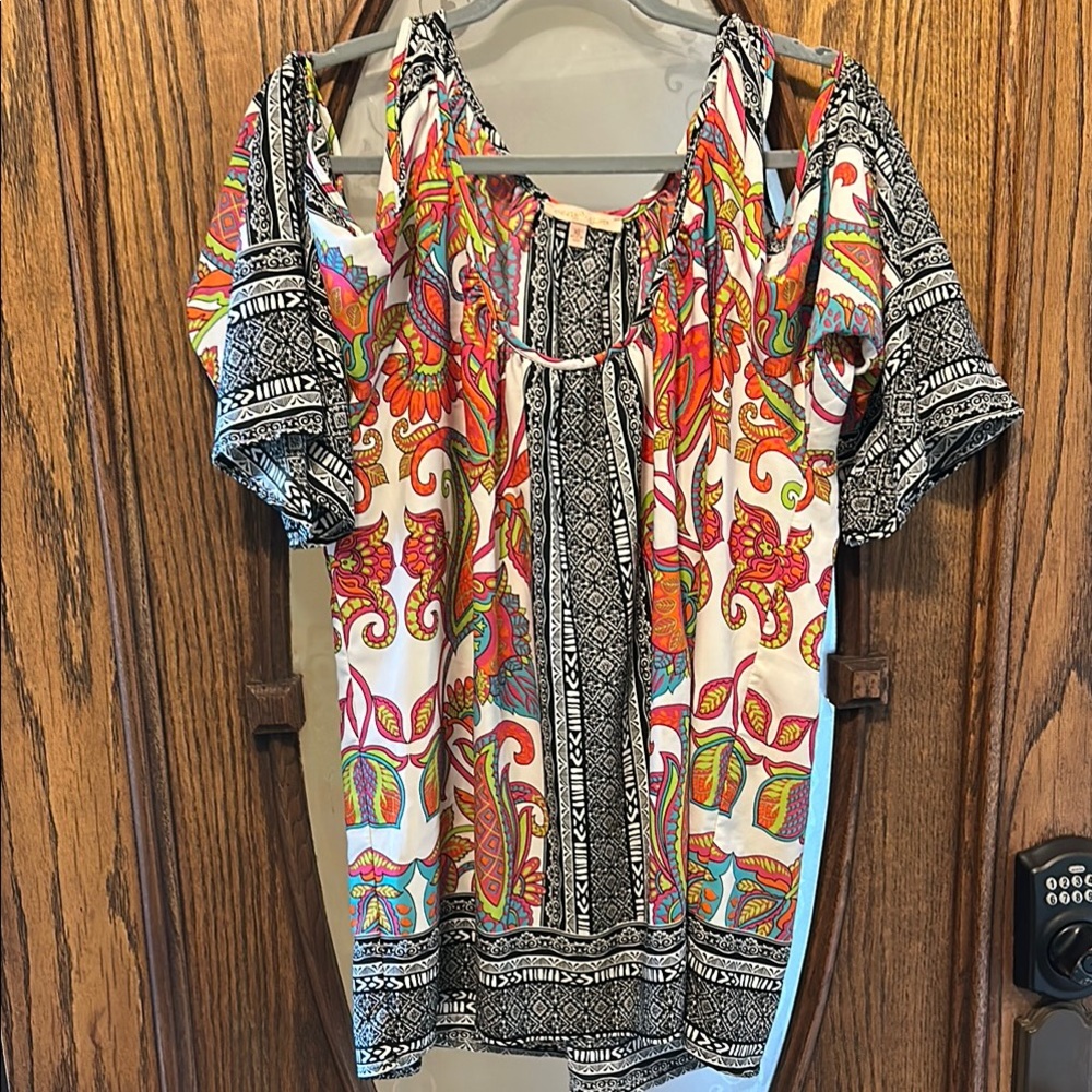 Gibson Latimer Cold Shoulder Colorful Women's Top